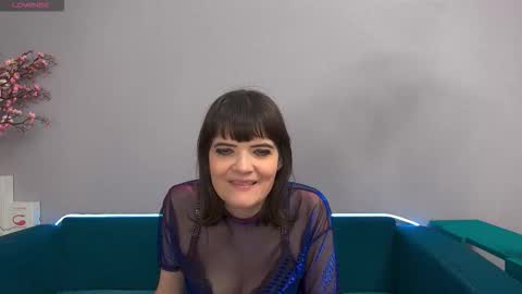 Laura online show from October 2025 11:13:01 PM