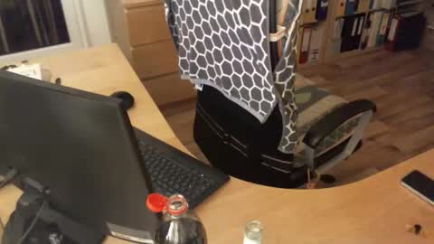 Snapshot of feet4u_barefooter chatting on September 2025 10:11:02 PM feet4u_barefooter online show from September 2025 10:11:02 PM