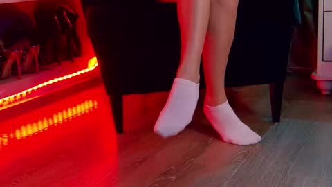 Snapshot of feetvibe chatting on November 2025 08:28:01 AM FeetVibe online show from November 2025 08:28:01 AM