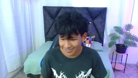 Snapshot of feliix18 chatting on September 2025 08:31:01 PM Felix online show from September 2025 08:31:01 PM