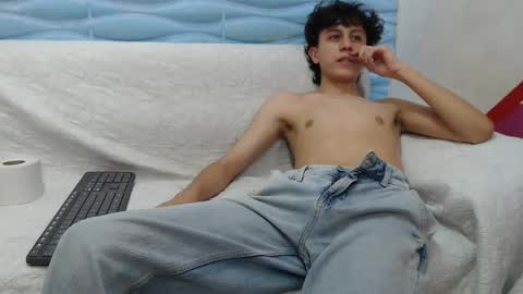 Snapshot of felipe_browns chatting on December 2024 04:29:02 PM Felipe Browns online show from December 2024 04:29:02 PM