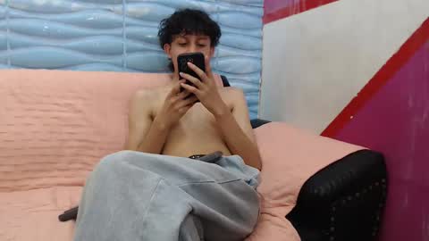 Snapshot of felipe_browns chatting on December 2024 01:20:02 PM Felipe Browns online show from December 2024 01:20:02 PM
