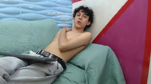 Snapshot of felipe_browns chatting on December 2024 01:54:01 PM Felipe Browns online show from December 2024 01:54:01 PM