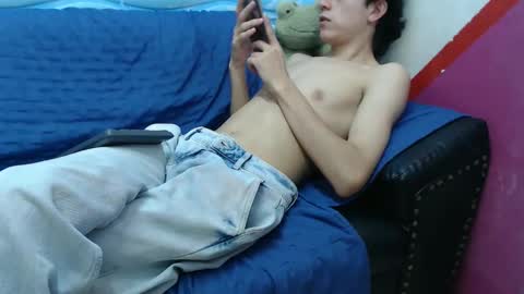 Snapshot of felipe_browns chatting on January 2025 03:44:02 PM Felipe Browns online show from January 2025 03:44:02 PM