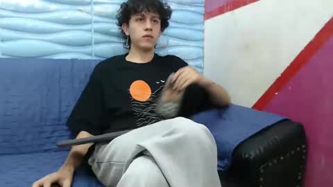 Snapshot of felipe_browns chatting on January 2025 01:37:02 PM Felipe Browns online show from January 2025 01:37:02 PM