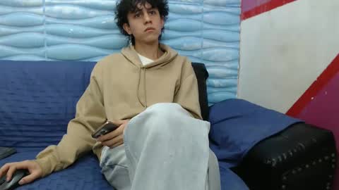 Snapshot of felipe_browns chatting on January 2025 12:53:01 PM Felipe Browns online show from January 2025 12:53:01 PM