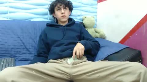 Snapshot of felipe_browns chatting on January 2025 01:12:01 PM Felipe Browns online show from January 2025 01:12:01 PM