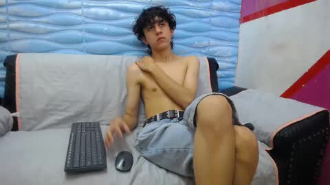 Snapshot of felipe_browns chatting on January 2025 01:49:01 PM Felipe Browns online show from January 2025 01:49:01 PM