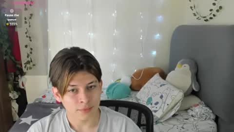 Snapshot of felix_leex chatting on November 2025 07:48:02 PM Felix leex online show from November 2025 07:48:02 PM