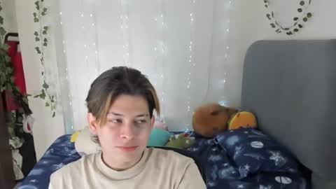 Snapshot of felix_leex chatting on December 2025 07:21:02 PM Felix leex online show from December 2025 07:21:02 PM