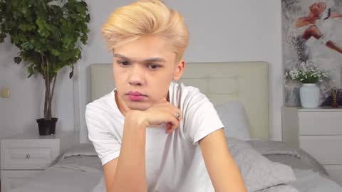 Felix online show from February 2025 10:20:01 PM