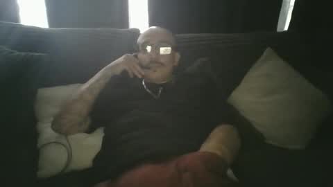 felixrlarios25 online show from May 2026 06:15:02 PM