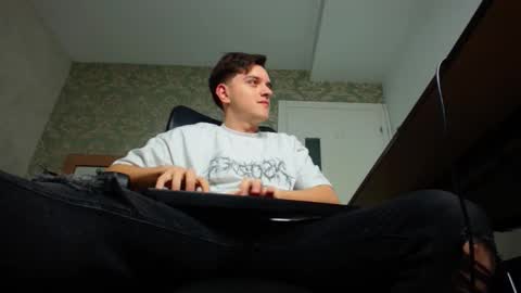 Snapshot of felixstark chatting on October 2025 04:24:01 AM FelixStark online show from October 2025 04:24:01 AM