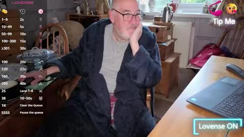 Adam online show from October 2025 07:54:02 AM