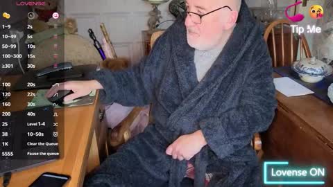 Adam online show from December 2025 08:12:02 AM