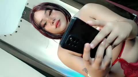 Snapshot of femboy_veronica chatting on October 2025 04:12:01 AM femboy_veronica online show from October 2025 04:12:01 AM