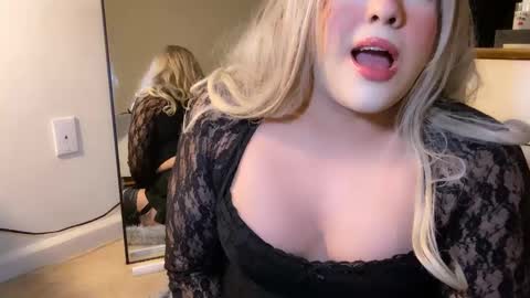 this is justice tricia a bigelow. she was fucking my husband tom girardi online show from February 2025 07:01:02 AM
