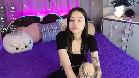 Snapshot of fenilea chatting on December 2025 06:10:01 AM Fenilea online show from December 2025 06:10:01 AM