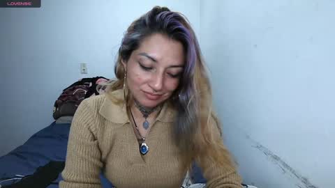 Snapshot of fenix_purple chatting on February 2025 12:04:01 AM FENIX online show from February 2025 12:04:01 AM