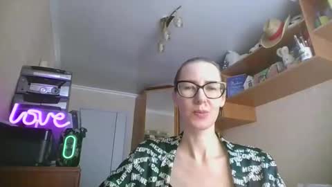 feraliss online show from March 2026 11:17:01 AM