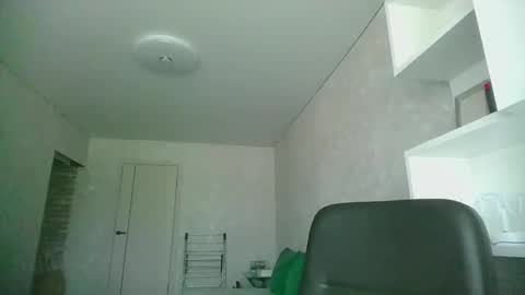 feraliss online show from May 2026 09:28:01 AM