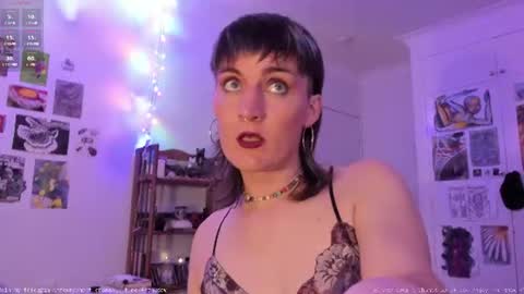 Snapshot of fernydew chatting on June 2026 09:35:02 AM Fern next stream 430pm Monday PST online show from June 2026 09:35:02 AM
