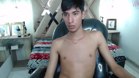 Snapshot of ferphoenix_ chatting on December 2024 10:11:02 AM FER PHOENIX online show from December 2024 10:11:02 AM