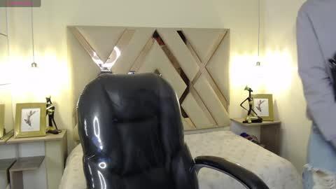 Snapshot of ferphoenix_ chatting on December 2024 03:45:01 AM FER PHOENIX online show from December 2024 03:45:01 AM