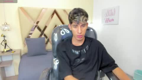 FER PHOENIX online show from October 2025 06:02:02 AM