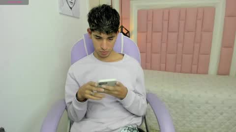 FER PHOENIX online show from April 2026 03:31:02 AM