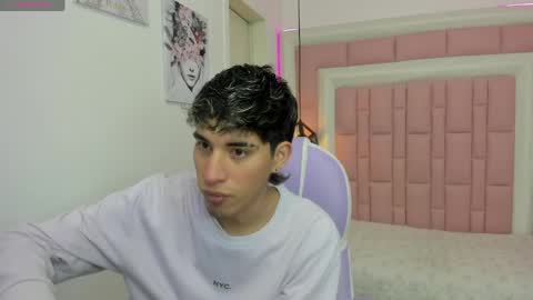 FER PHOENIX online show from April 2026 04:06:01 AM