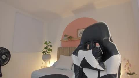 Snapshot of ferx2003 chatting on October 2025 03:01:02 AM Fer online show from October 2025 03:01:02 AM