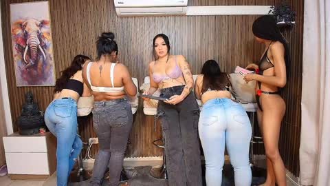 Snapshot of fetishcouples chatting on December 2025 11:39:02 AM alice and samm online show from December 2025 11:39:02 AM