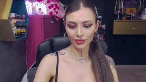 Sarah online show from March 2025 08:43:02 PM