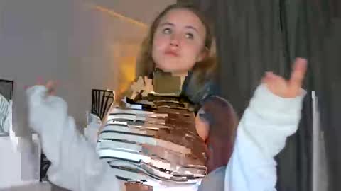 Snapshot of feverkiss chatting on October 2025 03:53:01 PM Erica online show from October 2025 03:53:01 PM