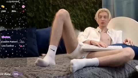 Thomas online show from December 2025 10:19:01 PM