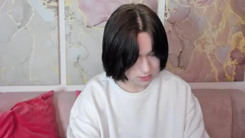 fiamoory online show from April 2026 07:45:01 AM