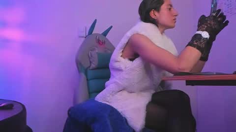   online show from January 2025 03:13:02 PM