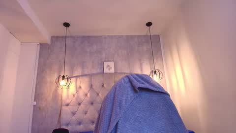   online show from November 2025 12:04:01 PM