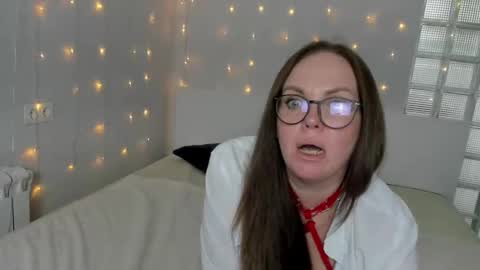 Fiery Stella online show from March 2025 02:29:02 PM