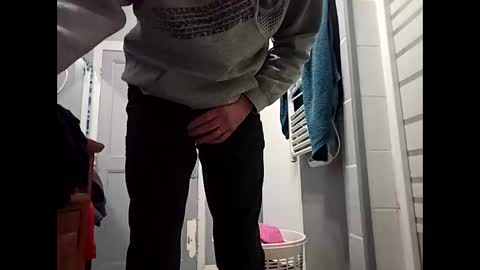 fifi010203 online show from December 2025 06:46:02 PM