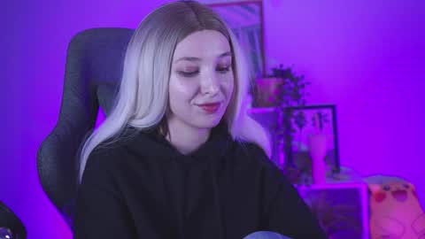 Snapshot of filipinaadams chatting on December 2024 02:37:01 PM cap and Lana  online show from December 2024 02:37:01 PM