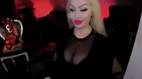 Snapshot of findom_god chatting on November 2025 04:02:02 AM AlfaFemale online show from November 2025 04:02:02 AM