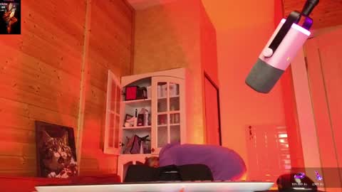 Lady online show from April 2026 06:43:01 PM
