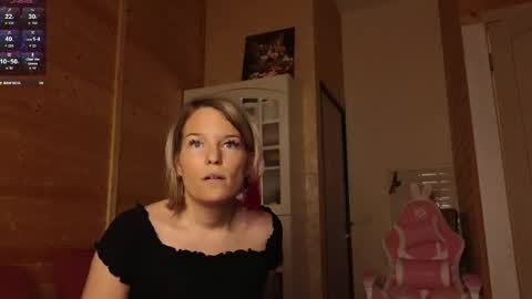 Snapshot of findom_lady_shine chatting on June 2026 12:32:02 AM Lady online show from June 2026 12:32:02 AM