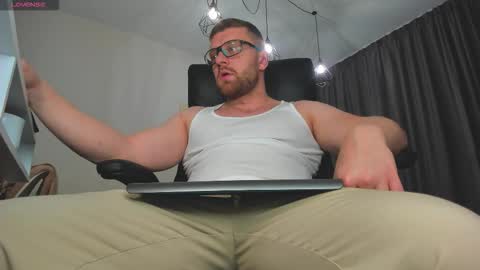 FindomGuyXXX online show from December 2025 09:10:02 PM