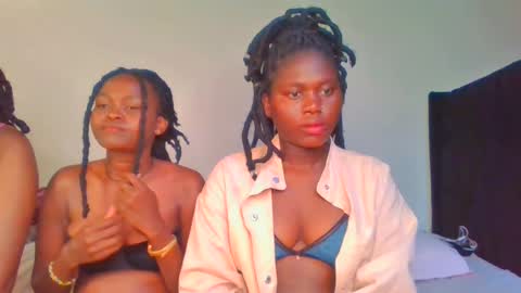 Snapshot of fine_melanie chatting on January 2025 03:09:02 AM melanie online show from January 2025 03:09:02 AM