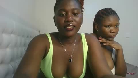 Snapshot of fine_melanie chatting on October 2025 10:47:01 AM melanie online show from October 2025 10:47:01 AM