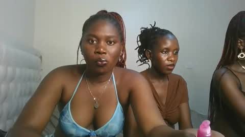 Snapshot of fine_melanie chatting on October 2025 09:26:02 PM melanie online show from October 2025 09:26:02 PM