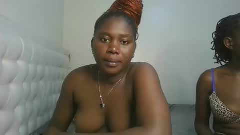 Snapshot of fine_melanie chatting on October 2025 09:37:01 PM melanie online show from October 2025 09:37:01 PM